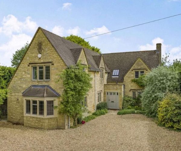 Big Cottages in the Cotswolds | StayCotswold