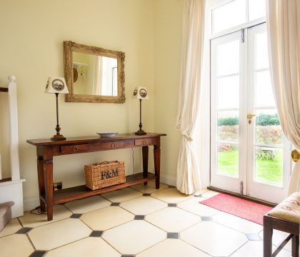 The Garden House Entrance Hall - StayCotswold